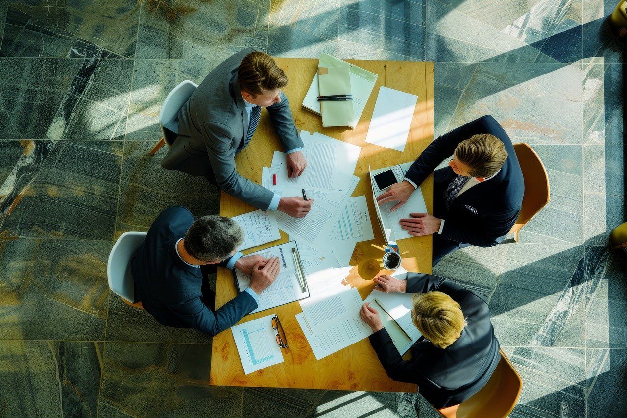 To Move or Not to Move: Optimizing Agile Teams